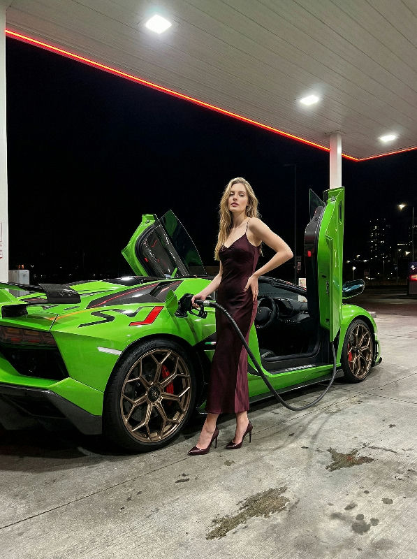 Green Lamborghini — вариант 2